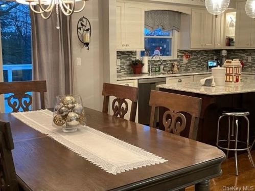 16 Locust Dr, Thiells NY  10984-1405 exterior