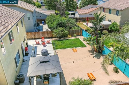 4086 Freesia Dr, Oakley CA  94561-1944 exterior