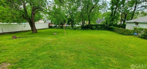 132 Bloomfield Ave, Iselin NJ  08830-2255 exterior