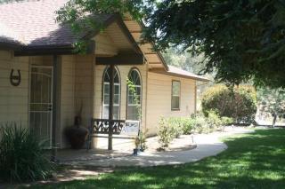 14900 Oak Creek Rd, Prather, CA 93651-9710