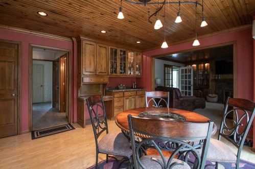 2084 Wintergreen Ct, Green Bay WI  54304-1946 exterior