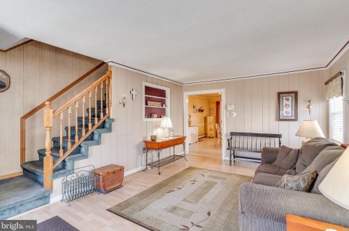 1855 Toth Dr, Woodlyn, PA 19094-1925