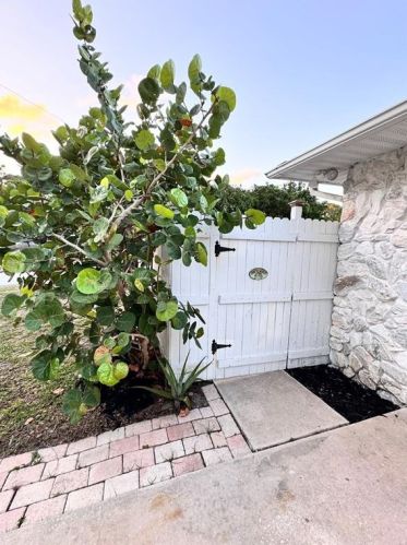 112 Cory Dr, Edgewater, FL 32141-7222