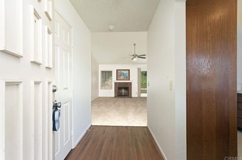 911 Concord Ct, Vista CA  92081-8925 exterior