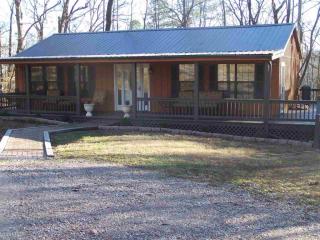 390 Port Ln, Counce, TN 38326-4469