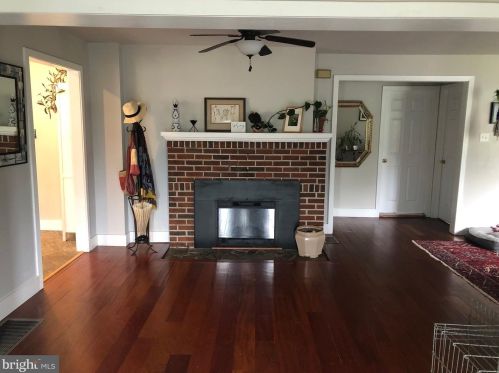 219 Green St, Langhorne, PA 19047-2113