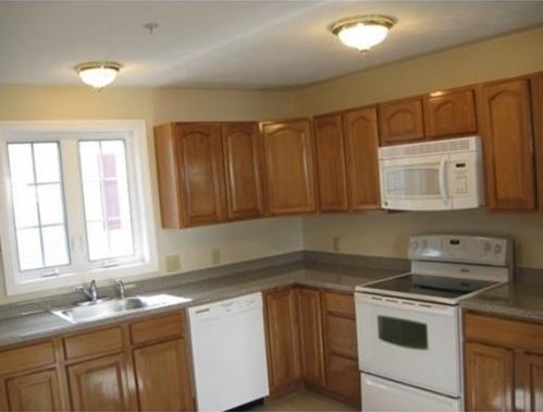 26 Newbury St, Worcester, MA 01609-2064