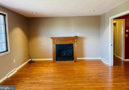 2879 Perkiomenville Rd, Harleysville PA  19438-1343 exterior