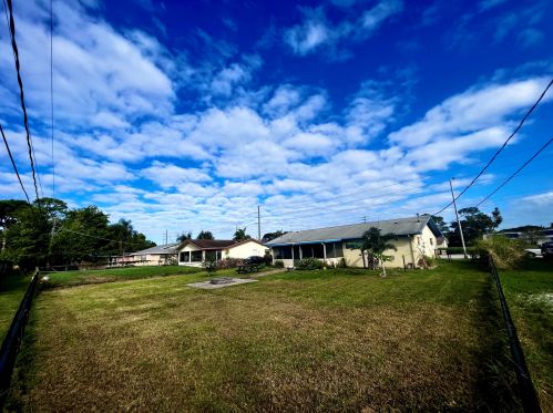632 Port St Lucie Blvd, Fort Pierce FL  34984-5142 exterior