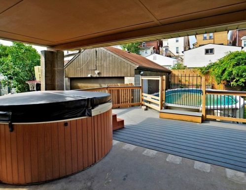 802 Berkshire Ave, Pittsburgh PA  15226-2138 exterior