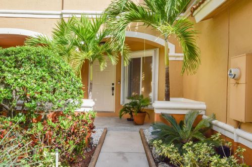 6125 Eaton St, West Palm Beach, FL 33411-6419