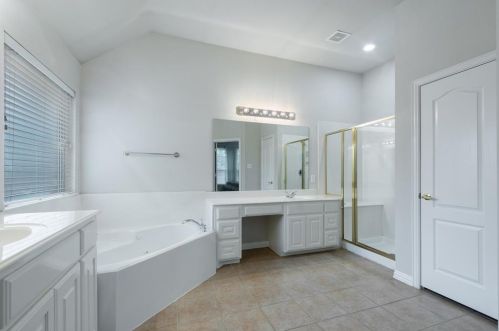 2509 Stillwater Ct, Lewisville TX  75022-8039 exterior
