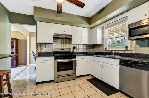 765 Iron Ct, Bricktown, NJ 08724-1047