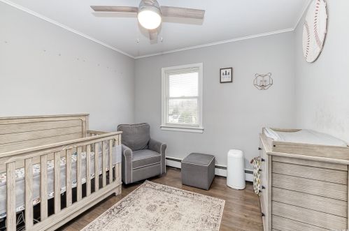 17 Harbor Oaks Dr, San Remo NY  11754-1012 exterior