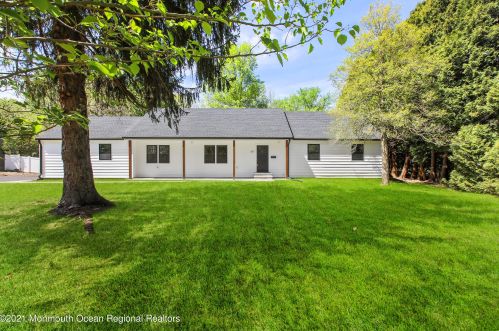 47 Plymouth Dr, East Freehold, NJ 07728-2725
