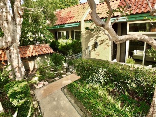1140 Palo Verde Ave, Long Beach, CA 90815-4664