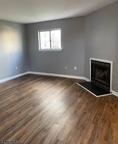 16 Pear Ct, Flemington NJ  08822-2051 exterior