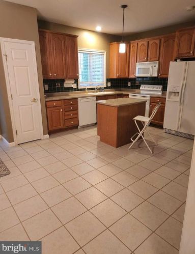 6641 Mine Dr, Macungie PA  18062-8713 exterior