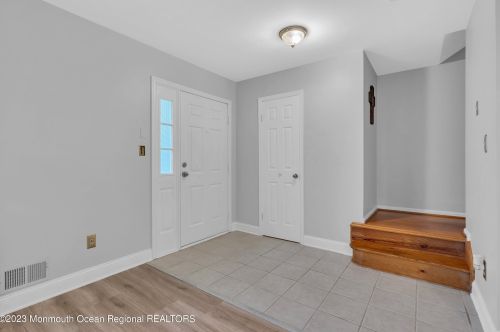 1125 Roseberry Ct, Morganville, NJ 07751-1786