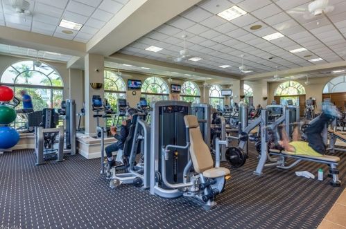 2770 Aviamar Cir, Naples FL 34114-9759 exterior