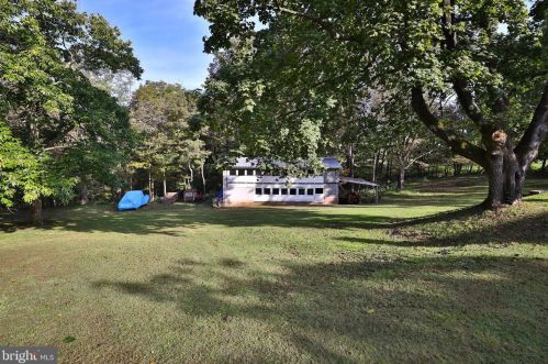 126 Dark Hollow Rd, Pipersville PA  18947-9369 exterior