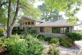 5364 Sandy Beach Ln, Belgium, WI 53004-9731