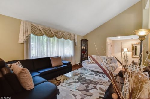 25 Howell St, Whippany, NJ