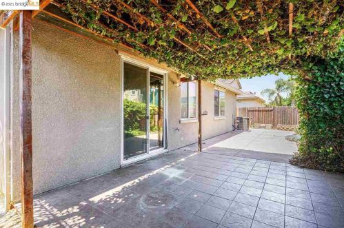 40 Snowy Egret Ct, Oakley CA  94561-1679 exterior