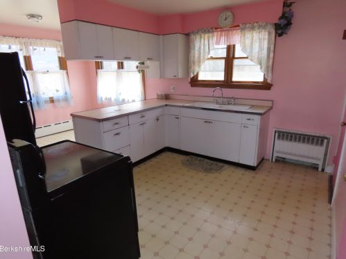 2 Water St, Adams MA 01220-1032 exterior