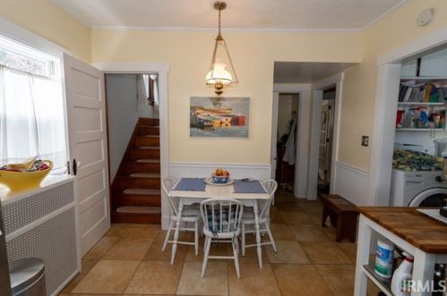 321 Edgewater Dr, Mishawaka IN  46545-6910 exterior