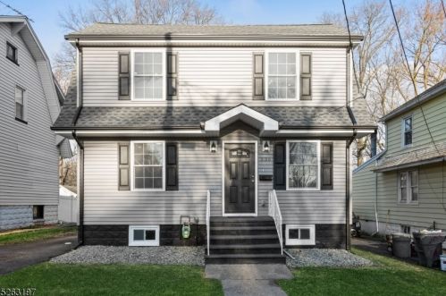535 Wheatsheaf Rd, Roselle, NJ 07203-1833