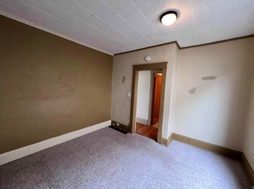 607 59 Ave, Duluth MN 55807-1908 exterior