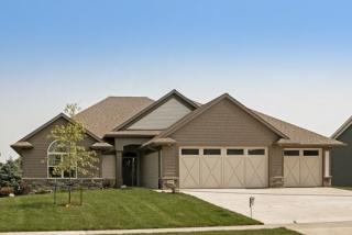 1070 Highland Park Ave, Iowa City, IA 52241
