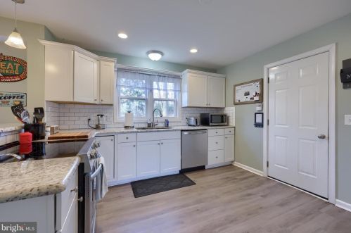 1449 Jill Dr, Hummelstown PA  17036-9005 exterior