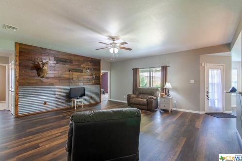 1847 Huey Dr, Morgans Point, TX 76513