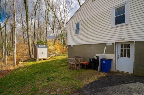 7 Xenia Rd, Patterson NY  12563-1812 exterior