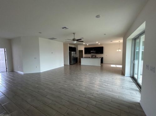 922 19th St, Cape Coral, FL 33909-5361