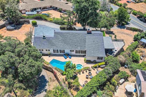 1995 Vista Grande Dr, Vista, CA 92084-2726