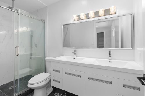 6747 Blewett Ave, Van Nuys CA  91406-6014 exterior