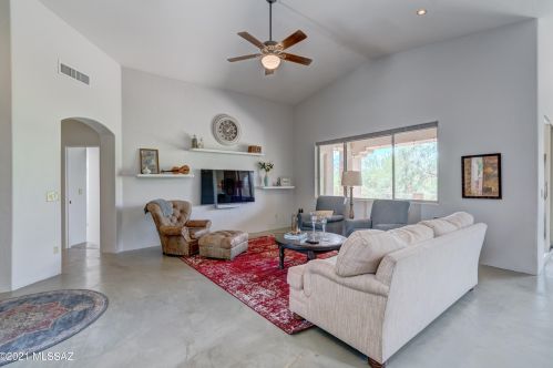 5231 Spring View Dr, Tucson, AZ 85749-7110