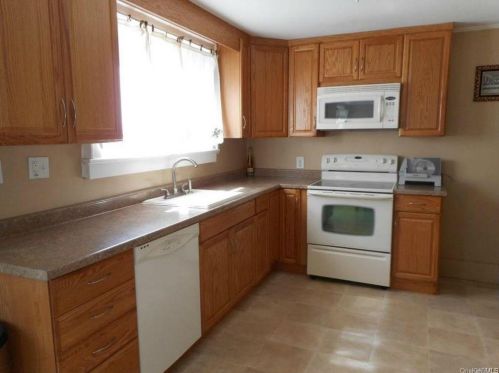 6 Wright Rd, Yorktown Hgts NY  10598-6613 exterior