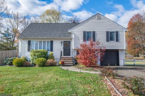 52 White Oak Ct, Parsippany NJ  07054-2325 exterior