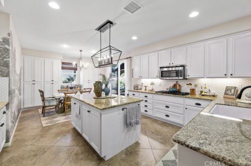 45730 Shasta Ln, Temecula CA  92592-1383 exterior