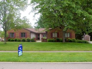 1571 Royal Oak Dr, Mansfield, OH 44906-3525