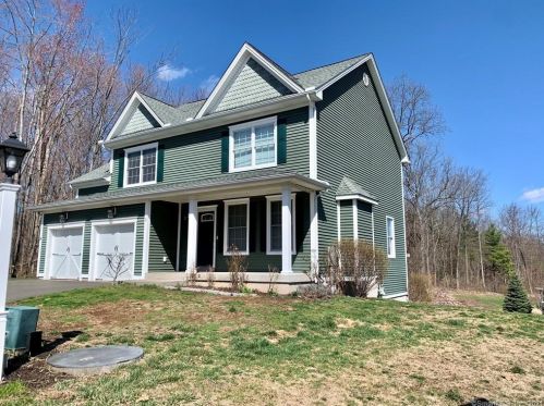 8 Bushel Rd, Plainville, CT 06062-1565