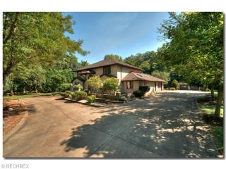 30430 Woodall Dr, Cleveland, OH 44139-1253