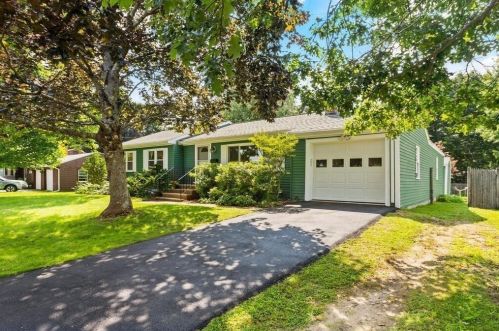 36 Sharon Rd, Hamilton, MA 01982-1312
