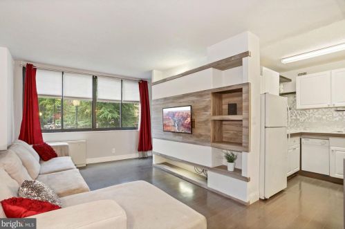 2201 31st St, Washington, DC 20037-3311