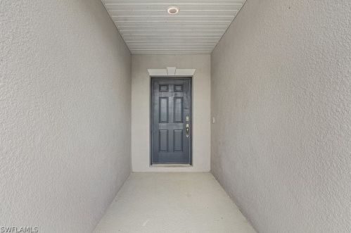 408 1st Ter, Cape Coral, FL 33990-4011