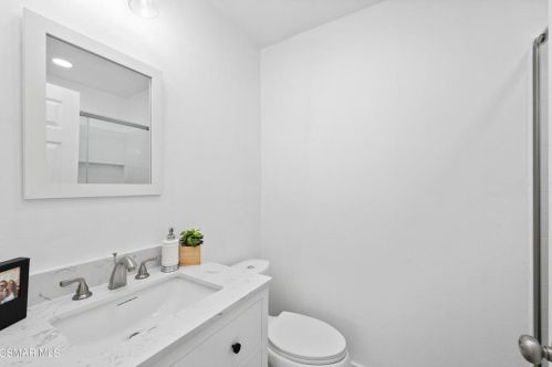 2169 Marvel Ave, Simi Valley CA  93065-2211 exterior